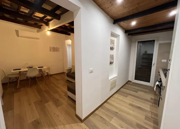 New Opening! Marvelous With Pantheon View Apartment